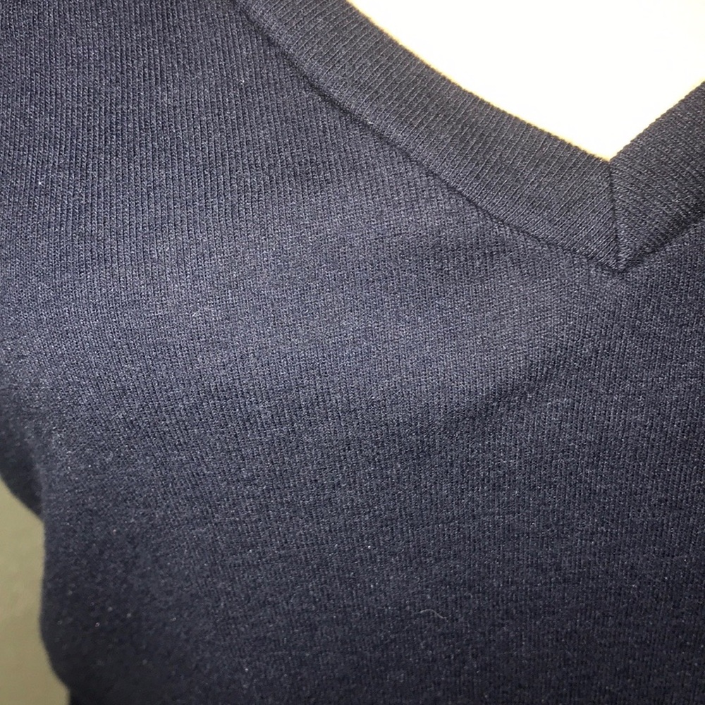 Old Navy V-neck Navy Blue T-shirt Size XL - Picture 3 of 7